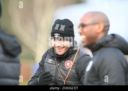 Oriam Sports Centre Edinburgh, Schottland UK.24th.Jan 22 Hearts Manager Robbie Neilson Trainingseinheit für Cinch Premiership Spiel gegen Celtic. Kredit: eric mccowat/Alamy Live Nachrichten Stockfoto