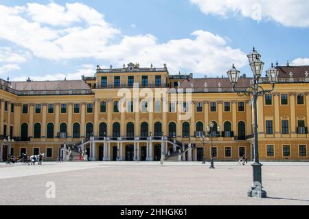 Wien, Österreich, 22. Juli 2021.das Schloss Schönbrunn im Rokoko-Stil gehört seit 1996 zum UNESCO-Weltkulturerbe. Stockfoto