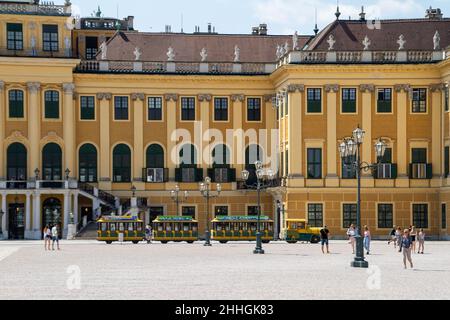 Wien, Österreich, 22. Juli 2021.das Schloss Schönbrunn im Rokoko-Stil gehört seit 1996 zum UNESCO-Weltkulturerbe. Stockfoto