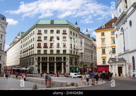 Wien, Österreich, 21. Juli 2021. Das Looshaus ist ein Gebäude, das um 1910 in Wien, Österreich, von Adolf Loos erbaut wurde. Das Gebäude beherbergt die Raiffeisenbank Stockfoto