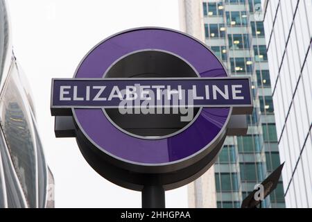 TFL-Schild für die Elizabeth Line Stockfoto