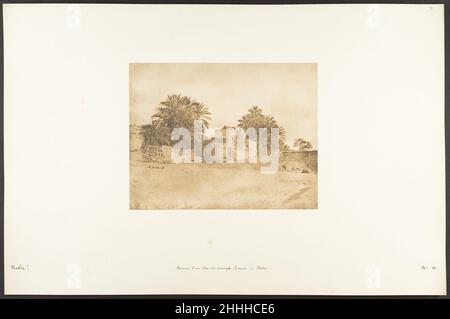 Ruines d'un Arc-de-triomphe Romain, à Philae April 1850 Maxime Du Camp die Mission des französischen Maxime Du Camps in Ägypten und im Nahen Osten im Jahr 1849-51, eine fotografische Übersicht über Denkmäler und Sehenswürdigkeiten zu machen, ist in seinen Schriften und in den Schriften seines Reisegefährten Gustave Flaubert gut dokumentiert. Nach einem ersten Aufenthalt in Kairo mieteten die beiden Freunde ein Boot, um sie bis zum zweiten Katarakt auf den Nil zu bringen, danach stiegen sie auf eigene Faust den Fluss hinab und erkundeten die archäologischen Stätten entlang seiner Ufer. Im Juli 1850 verließen sie Ägypten in Richtung Palästina, Türkei und Griechenland, bevor sie sich in Italien trennten Stockfoto