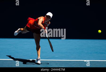 Melbourne, Australien. 24th Januar 2022. Australien, 24. Januar 2022, Simona Halep aus Rumänien im Einsatz gegen Alize Cornet aus Frankreich während der vierten Runde bei den Australian Open 2022, WTA Grand Slam Tennisturnier am 24. Januar 2022 im Melbourne Park in Melbourne, Australien - Foto: Rob Prange/DPPI/LiveMedia Kredit: Independent Photo Agency/Alamy Live News Stockfoto