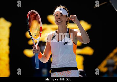 Melbourne, Australien. 24th Januar 2022. Australien, 24. Januar 2022, Alize Cornet aus Frankreich im Einsatz gegen Simona Halep aus Rumänien während der vierten Runde bei den Australian Open 2022, WTA Grand Slam Tennisturnier am 24. Januar 2022 im Melbourne Park in Melbourne, Australien - Foto: Rob Prange/DPPI/LiveMedia Kredit: Unabhängige Fotoagentur/Alamy Live News Stockfoto