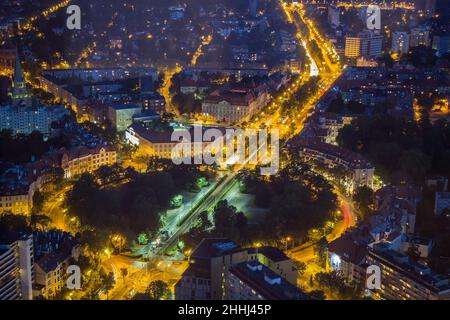 Blick vom Sky Tower auf den Kreisverkehr Powstańców Śląskich in Wrocław Stockfoto