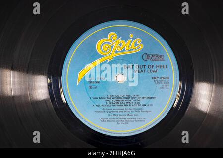 Nahaufnahme der klassischen 12-Zoll-Vinyl-LP-Platte von bat out of hell von Meatloaf auf dem Epic-Plattenlabel Stockfoto