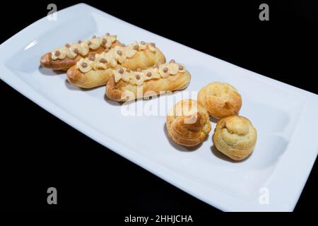 eclair french Gebäck Biskuitkuchen Stockfoto