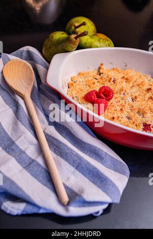 apfel Birne Knautscher Himbeer oben Standmixer Stockfoto