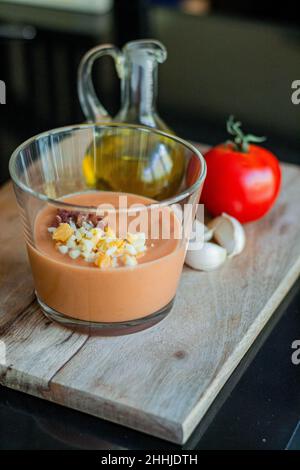 spanische Gazpacho salmorejo Tomaten Olivenöl Knoblauch gaspacho Stockfoto