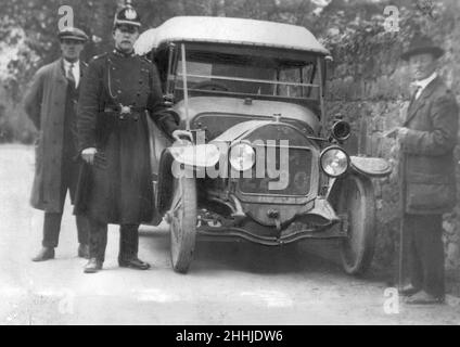 Der Mordfall Andover Motor.der Taxifahrer Sidney George Spicer wurde am 24th. April 1920 von Percy Topliss auf Thruxton Down angeschossen und getötet. Bild zeigt; das Auto des Mordopfers, das auf der tödlichen Fahrt herausgenommen wurde. 27th. April 1920. Stockfoto