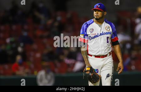 MAZATLAN, MEXIKO - 05. FEBRUAR: Fernando Abad Relief Pitcher von Las Águilas Cibaeñas, während eines Spiels zwischen der Dominikanischen Republik und Panama im Rahmen der Serie del Caribe 2021 im Teodoro Mariscal Stadium am 5. Februar 2021 in Mazatlan, Mexiko. (Foto von Luis Gutierrez/ Norte Photo) Stockfoto