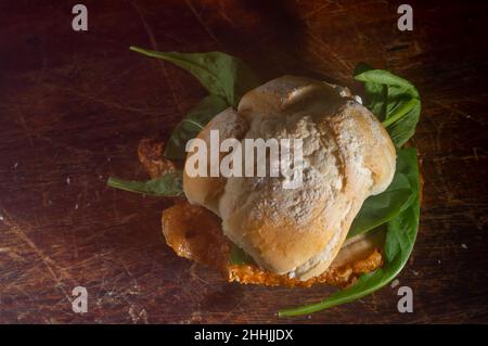 Gefüllte Schweinebandwiches, genannt PORCHETTA in italienischer Sprache, zum Verkauf an der Street Food Stall. Stockfoto