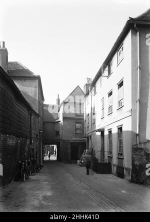 Slum Clearance von Baker's Yard, Uxbridge, um Platz für die neue U-Bahn-Station um 1936 zu machen Stockfoto