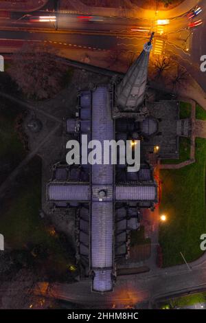 St. Mary Redcliffe Kirche in der Redcliffe Gegend von Bristol, bevor die Sonne über der Stadt aufgeht. Bilddatum: Dienstag, 25. Januar 2022. Stockfoto