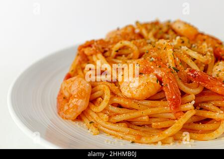 Rosépasta auf weißem Hintergrund Stockfoto