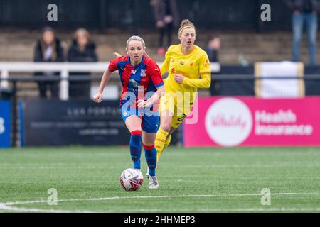 Bromley, Großbritannien. 23rd Januar 2022. Hayes Lane, Bromley, England, 23rd 2022. Januar Sophie McLean (15 Crystal Palace) auf dem Ball während des FA Womens Championship-Spiels zwischen Crystal Palace und Liverpool in Hayes Lane, Bromley, England am 23rd. Januar 2022. Stephen Flynn/SPP Kredit: SPP Sport Pressefoto. /Alamy Live News Stockfoto