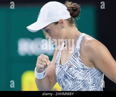 Melbourne, Australien. 25th Januar 2022. Ashleigh Barty aus Australien feiert am 25. Januar 2022 im Viertelfinale der Frauen gegen Jessica Pegula aus den Vereinigten Staaten bei den Australian Open in Melbourne, Australien. Quelle: Hu Jingchen/Xinhua/Alamy Live News Stockfoto