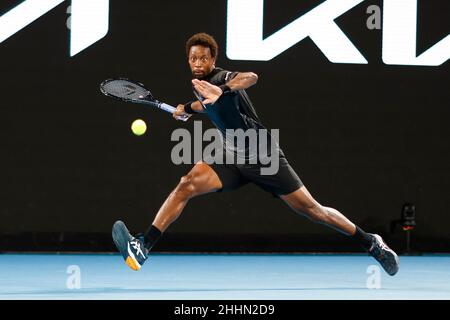 Melbourne, Australien, 25th. Januar 2022. Gael Monfils aus Frankreich ist während des Australian Open Tennis Grand Slam 2022 im Melbourne Park im Einsatz. Bildnachweis: Frank Molter/Alamy Live News Stockfoto