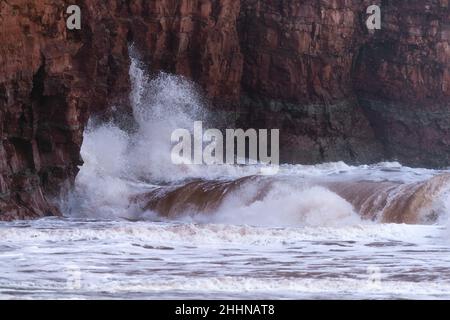 Starke Winterstürme hallo die einzige deutsche Hochseeinsel Helgoland in der Nordsee, Norddeutschland, Mitteleuropa Stockfoto