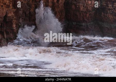 Starke Winterstürme hallo die einzige deutsche Hochseeinsel Helgoland in der Nordsee, Norddeutschland, Mitteleuropa Stockfoto