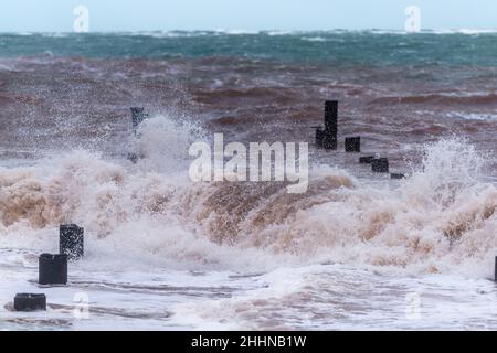 Starke Winterstürme hallo die einzige deutsche Hochseeinsel Helgoland in der Nordsee, Norddeutschland, Mitteleuropa Stockfoto