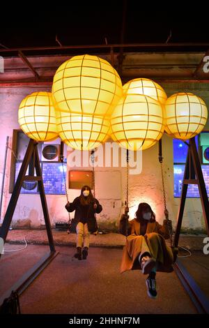 Rom, Ballonmuseum eingeweiht, das erste Museum in Italien komplett aus Ballon & aufblasbare Kunst. Ballonmuseum - Lets Fly ist eine künstlerische Installation und spielerische Erlebnisveranstaltung. Der Besucher tritt in eine echte Zitadelle aus Ballon- und aufblasbarer Kunst ein, großformatige, farbenfrohe und verspielte, innovative Werke, die von den größten weltweit anerkannten Künstlern geschaffen wurden, die ihre soziale Botschaft durch den Pop-Stil vermitteln. In Rom, (Italien), 14. Januar 2022. Stockfoto