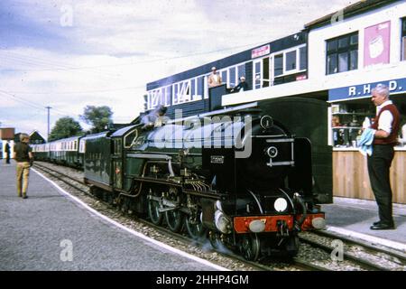 Typhoon auf der Romney Hythe & Dymchurch Railway im Jahr 1970 Stockfoto