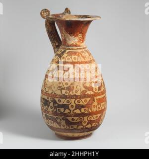 Terrakotta-Oinochoe:olpe (Krug) ca. 630–610 v. Chr. dem Sphinx-Maler zugeschrieben fünf Friesen von TierenDer Sphinx-Maler war ein kompetenter Künstler, der eng mit dem Polyteia-Maler verbunden ist, dem die sehr feinen Dinos (tiefe Schale; 1997,36), die im Belfer-Hof ausgestellt wurden, zugeschrieben werden. Terrakotta-Oinochoe:olpe (Krug) 246565 Stockfoto