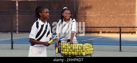 King Richard ist ein biografischer Drama-Film aus dem Jahr 2021 von Reinaldo Marcus Green, geschrieben von Zach Baylin, der das Leben von Richard Williams, dem Vater und Trainer der berühmten Tennisspieler Venus und Serena Williams, verfolgt. Dieses Foto ist ausschließlich für redaktionelle Zwecke bestimmt und unterliegt dem Urheberrecht des Filmunternehmens und/oder des Fotografen, der vom Film- oder Produktionsunternehmen beauftragt wurde, und kann nur von Publikationen im Zusammenhang mit der Bewerbung des oben genannten Films reproduziert werden. Stockfoto