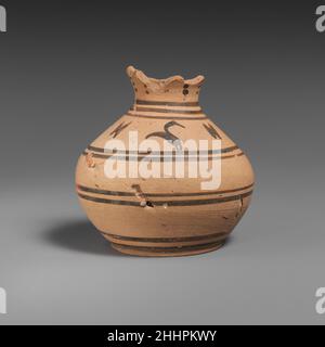 Terracotta oinochoe (Krug) Ende 8th Jahrhundert v. Chr.–Anfang 7th Jahrhundert v. Chr. Griechisch, Dachboden auf der Schulter, vier Vögel.. Terrakotta-Oinochoe (Krug). Griechisch, Dachboden. Ende des 8th. Jahrhunderts v. Chr.–Anfang des 7th. Jahrhunderts v. Chr. Terrakotta. Geometrisch. Vasen Stockfoto