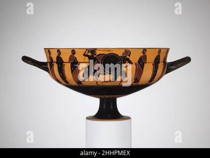 Terrakotta-Kylix: Siana-Becher (Trinkbecher) ca. 560–550 v. Chr. zugeschrieben dem Sandalmaler Interior, Läufer.Exterior, Vorder- und Rückseite, Kampf zwischen Zuschauern.. Terrakotta-Kylix: Siana-Tasse (Trinkbecher). Griechisch, Dachboden. Ca. 560–550 V. CHR. Terrakotta; schwarze Figur. Archaisch. Vasen Stockfoto