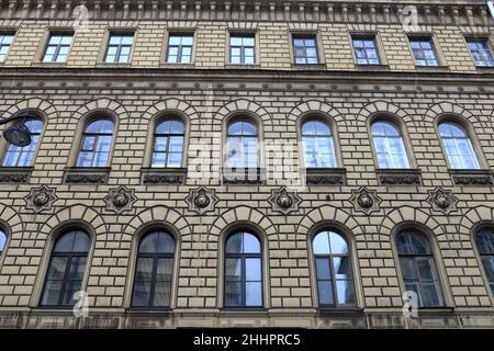 Es ist Fassade des historischen Gebäudes in Sankt Petersburg, Russland Stockfoto