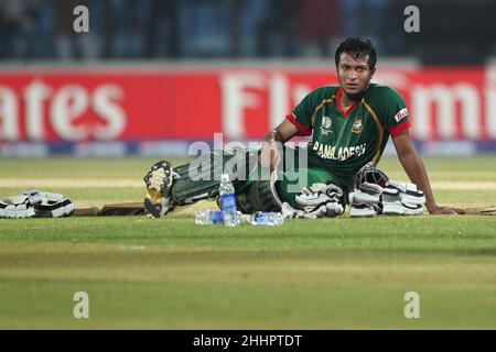 Chittagong, Bangladesch. 11th März 2011. Shakib Al Hasan, ein Cricket-Spieler aus Bangladesch, hat beim Spiel ICC (International Cricket Council) Cricket World Cup zwischen England und Bangladesch 28th in Chittagong reagiert. Bangladesch gewann mit 2 Wickets (mit 6 verbleibenden Bällen). (Foto von MD Manik/SOPA Images/Sipa USA) Quelle: SIPA USA/Alamy Live News Stockfoto