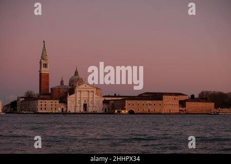 Blick auf Venedig beim Sonnenuntergang. Stockfoto