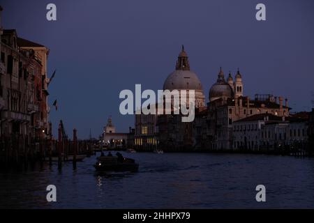 Blick auf Venedig beim Sonnenuntergang. Stockfoto