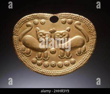 Nose Ornament 2nd–6th Century Vicús. Nasenschmuck. Vicús. 2nd–6th Jahrhundert. Gold. Peru. Metallverzierungen Stockfoto