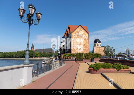 Königsberg, Russland - 30. Juli 2021: Fischerdorf an einem sonnigen Tag. Bezirk von der Stadt von Königsberg, Küstenfoto Stockfoto