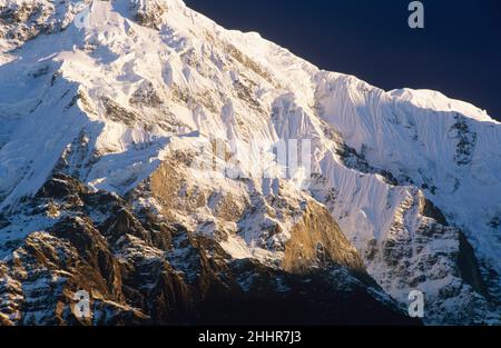 Annapurna South (Annapurna Dakshin) vom Annapurna Base Camp; Nepal Stockfoto