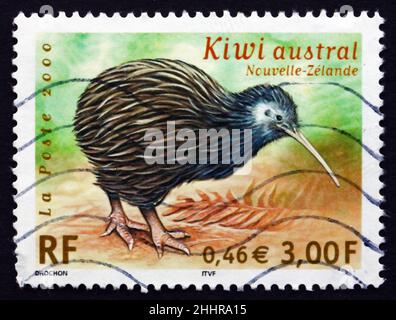 FRANKREICH - UM 2000: Eine in Frankreich gedruckte Marke zeigt Kiwi, Apteryx Australis, Endangered Bird, Neuseeland, um 2000 Stockfoto