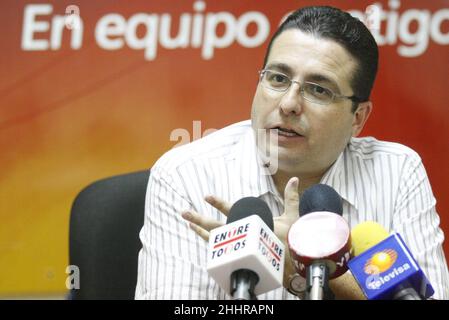 Roberto Ruival presidente del PRI estatal comento acerca de las declaraciones de Garman Martínez ex residente nacional del PAN y sobre las posibilidades de la elección el en el Tribunal Federal Electoral el 6 agosto 2009 © (Foto von Luis Gutierrez)..... Stockfoto