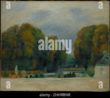 Versailles 1900–1905 Auguste Renoir der Franzose verzichtend auf den informellen Ansatz impressionistischer Maler während seiner späteren Karriere, kehrte Renoir zu traditionelleren Motiven zurück. Diese Herbstlandschaft zeigt einen Blick auf den Innenhof auf der Nordseite des Schlosses von Versailles. Kastanienbäume säumen die Allée und sind sanft mit freistehenden Pinselstrichen in lebendigen Farben der Saison bemalt. In diesem Gemälde ist die Skulptur prominent vertreten, und Renoirs Interesse an der Skulptur wird deutlich, wenn er das Medium später zum ersten Mal besucht. In seinen letzten Jahren modelliert er mehrere monumenta Stockfoto