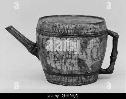 Wasserkessel 19th Jahrhundert Japan. Wassertopf. Japan. 19th Jahrhundert. Keramik mit Glasur bedeckt, mit zusätzlicher Slip-Dekoration (Sanuki-Ware?). Edo (1615–1868) oder Meiji-Periode (1868–1912). Keramik Stockfoto