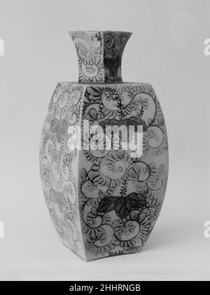 Vase 1730 Japan. Vase. Japan. 1730. Ton, bedeckt mit einer transparenten, knisternden Glasur, verziert mit farbigen Emaillen und Gold (Awata Ware). Edo-Zeitraum (1615–1868). Keramik Stockfoto
