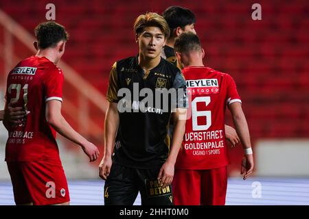 ANTWERPEN, BELGIEN - 25. JANUAR: Daiki Hashioka von Sint-Truidense VV während des Jupiler Pro League-Spiels zwischen dem Royal Antwerp FC und Sint-Truidense VV am 25. Januar 2022 im Bosuilstadion in Antwerpen, Belgien (Foto: Jeroen Meuwsen/Orange Picches) Stockfoto