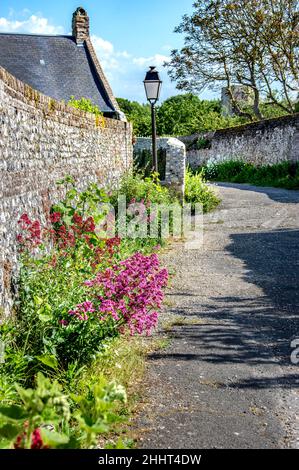 la chapelle des marins et la vieille ville Saint Valery sur Somme Stockfoto