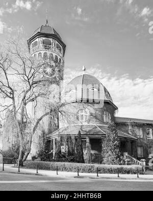 Wasserturm und Bau von Wasser-und Schlammkurklinik in Svetlogorsk, Russland, Wahrzeichen der Stadt und architektonisches Denkmal Stockfoto