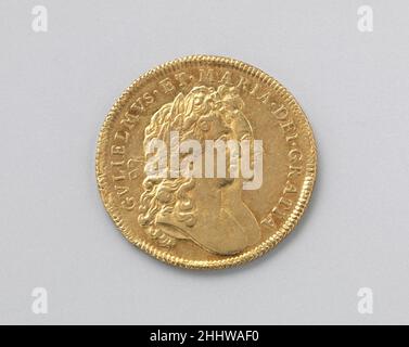 Zwei Guineas-Münzen von William und Mary 1694 Medaillengewinnerin: Norbert Roettier Flämisch die Lieferungen von Barren, die im 16. Und 17. Jahrhundert aus der Neuen Welt nach Europa gebracht wurden, verursachten Inflation, und als Reaktion darauf wurden neue Münzen mit einer breiteren Palette von Stückelungen ausgegeben. Goldmünzen wie der Souverän im Wert von einem Pfund, zwanzig Schilling, erschienen erstmals 1489. Sie wurde 1604 durch die Unite und 1663 durch die Meerschweinchen ersetzt. Die ursprünglich in Gold geprägte Krone wurde ab 1551 auch in Silber hergestellt, mit standardisierten Abmessungen ähnlich wie andere europäische Münzen. Zwei Guineas-Münze von W Stockfoto