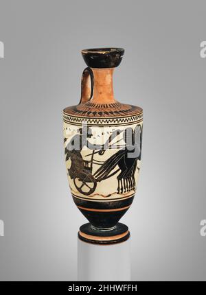 Terrakotta-Lekithos (Ölflasche) ca. 500 v. Chr. wird dem Sappho-Maler Thetis auf einem Wagen mit geflügelten Pferden zugeschrieben, die in Begleitung der Boten-Götter Iris und Hermes über das Meer fliegen.Diese Szene kann eine Passage im letzten Buch der Ilias (Buch 24, Zeilen 95-96) widerspiegeln. Die Seenymphe Thetis, die zum Mount Olympos gerufen wurde, wird von Zeus befohlen, ihren Sohn Achilles zu überzeugen, den Körper seines Feindes Hector zur ordnungsgemäßen Beerdigung an Priam, den König von Troja, zurückzugeben. Terracotta lekithos (Ölflasche) 254201 : dem Maler Sappho zugeschrieben, Terracotta lekithos (Ölflasche), ca. 500 v. Chr., Terrakotta, H. 16 1 Stockfoto