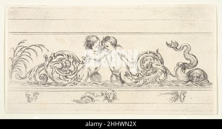 Tafel 3: Zwei Säuglinge, die mittig mit den Beinen als Rollwerk im Wasser stehen, darunter drei kleine Skizzen von Köpfen, aus 'Friese, Laub und Grotesken' (Frises, Feuillages et Grotesques) ca. 1638–43 nach Stefano della Bella Italienisch. Tafel 3: Zwei Säuglinge, die mit ihren Beinen als Rollwerk im Zentrum des Wassers stehen, darunter drei kleine Skizzen von Köpfen, aus 'Friese, Laub und Grotesken' (Frises, Feuillages et Grotesques) 397811 Stockfoto