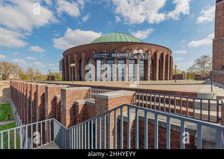 Düsseldorf - Blick in die Konzerthalle, die die optische Achse auf die ehrenamtlichen Court, einen Expressionistischen Bau und Garten Ensemble aus den 1920er Stockfoto